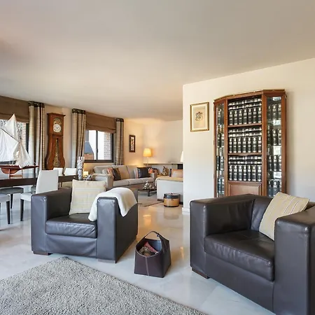Villa Cabrilsluxii *